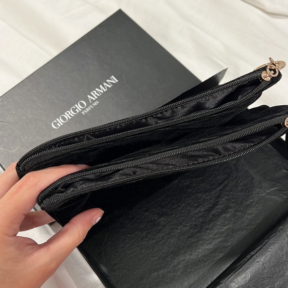GIORGIO ARMANI small black velvet double sided make-up bag NWT - Picture 4 of 5
